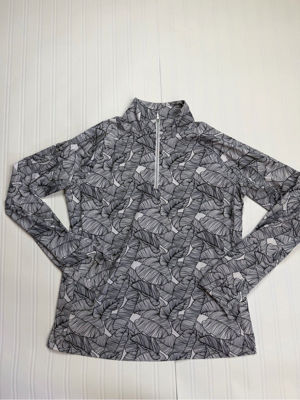 Lady Hagen Gray & Black Leaf-Print Quarter-Zip Pullover